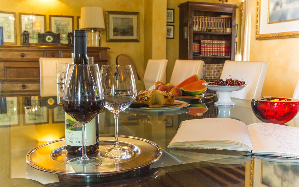 Warm Tuscan home interior in Lucca – discreet property management and home care