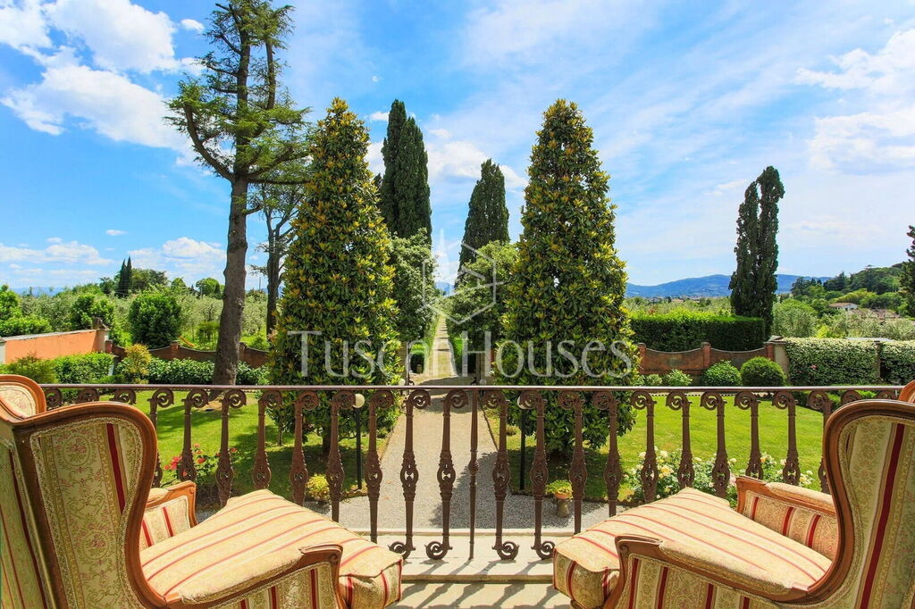 Pistoia-Villa-dei-Fiori-TuscanHouses