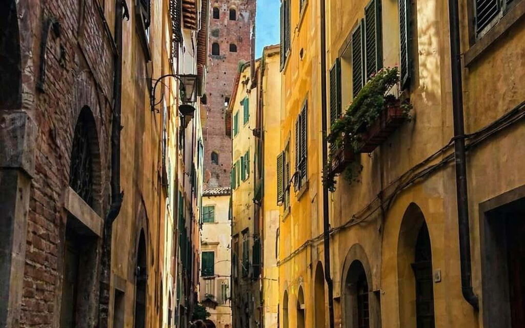 Affitti Brevi: Napoli-Lucca