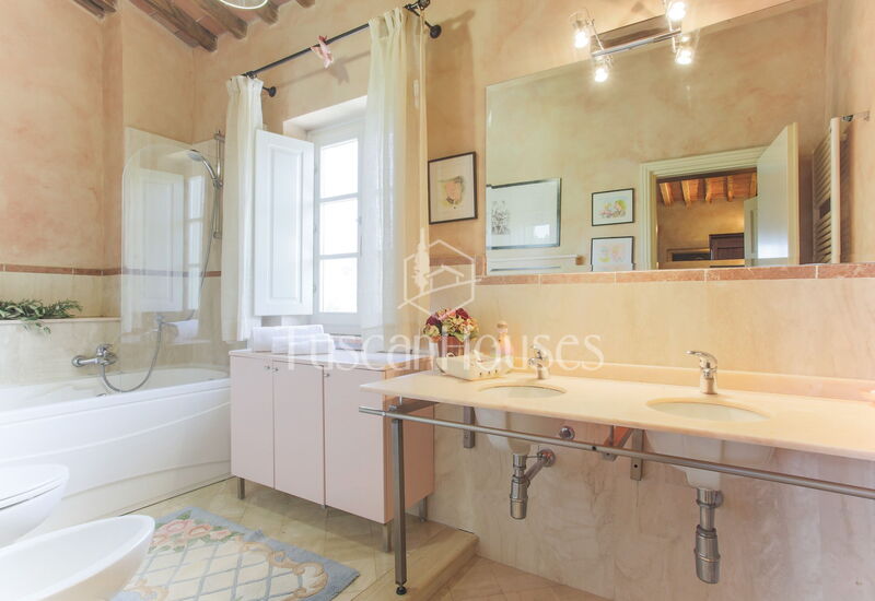 Meriggio Barn By Tuscanhouses: Bathroom