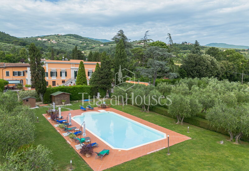 Villa de Fiori 14 by Tuscanhouses