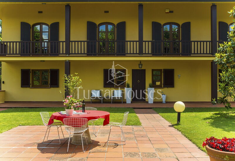 Villa Steffy by Tuscanhouses