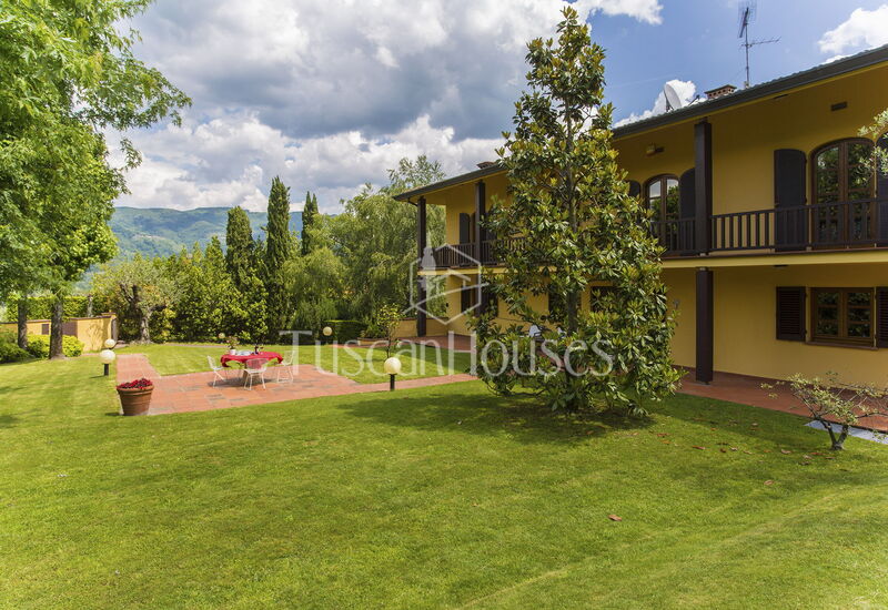 Villa Steffy by Tuscanhouses