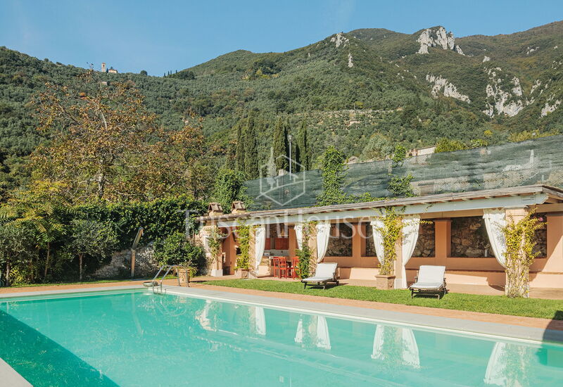 Villa Dafne By Tuscanhouses