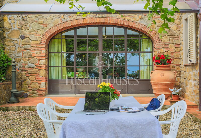 Altavista by Tuscanhouses