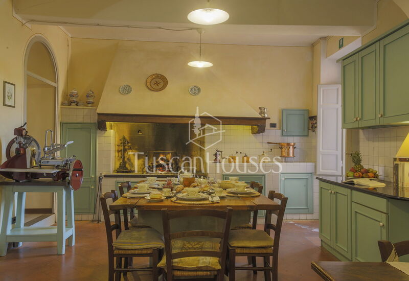 Villa de Fiori 10 by Tuscanhouses