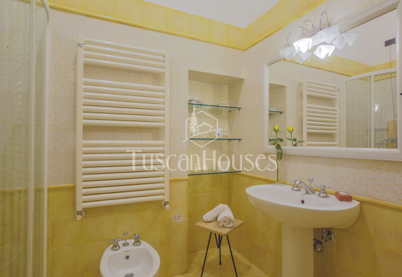 Villa de Fiori 10 by Tuscanhouses