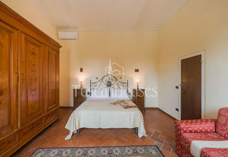 Villa de Fiori 10 by Tuscanhouses