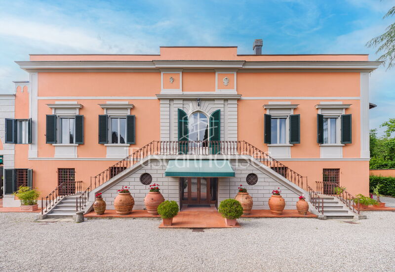 Villa de Fiori 10 by Tuscanhouses