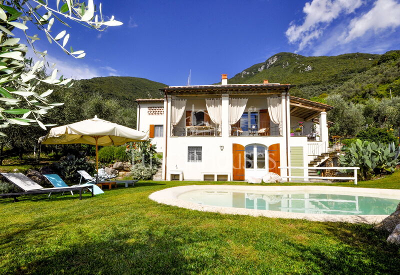 Casa Tania by Tuscanhouses