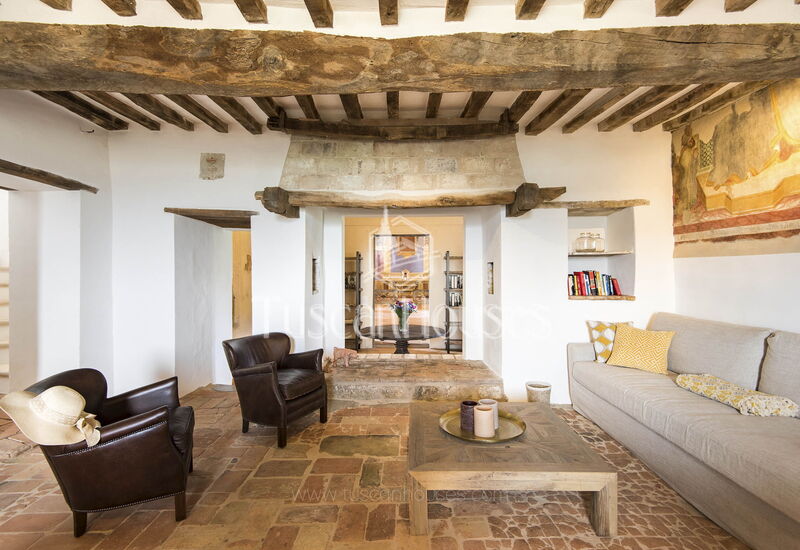 Castello di Ugo by Tuscanhouses: Common Room, Other Room