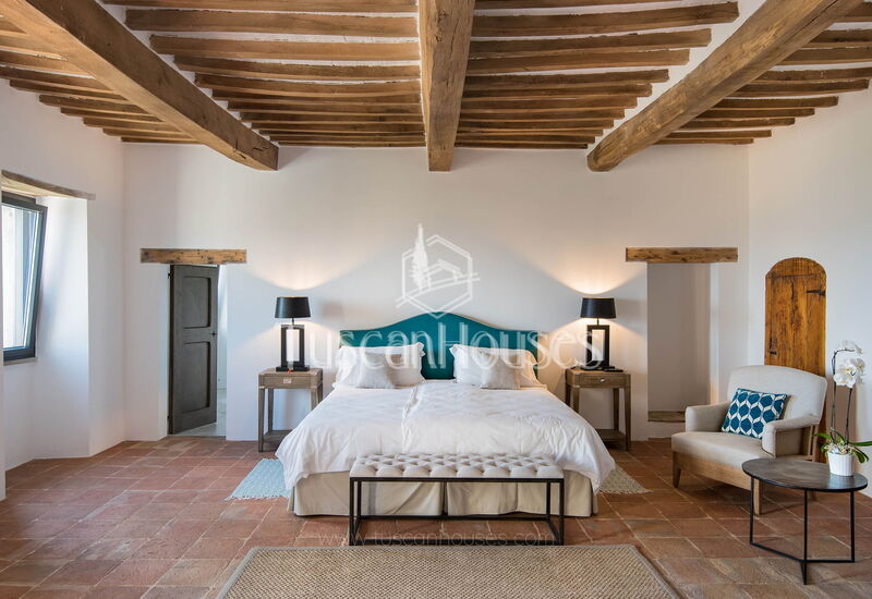 Castello di Ugo by Tuscanhouses: Common Room, Other Room