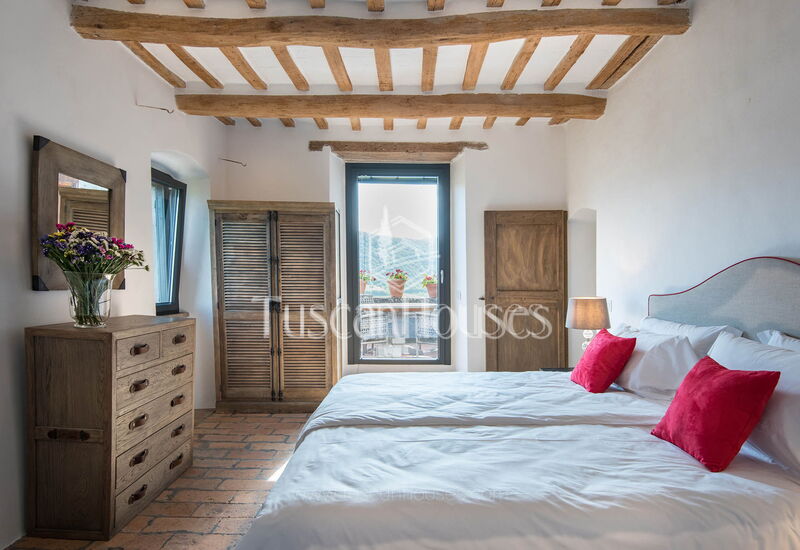 Castello di Ugo by Tuscanhouses: Common Room, Other Room