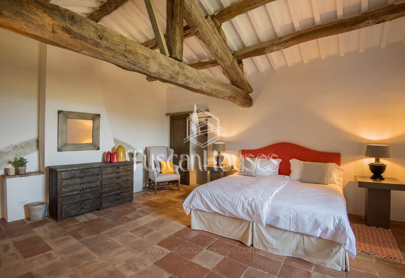 Castello di Ugo by Tuscanhouses: Common Room, Other Room