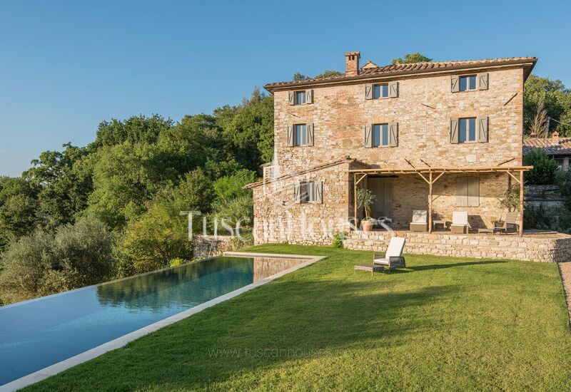 Castello di Ugo by Tuscanhouses: Common Room, Other Room