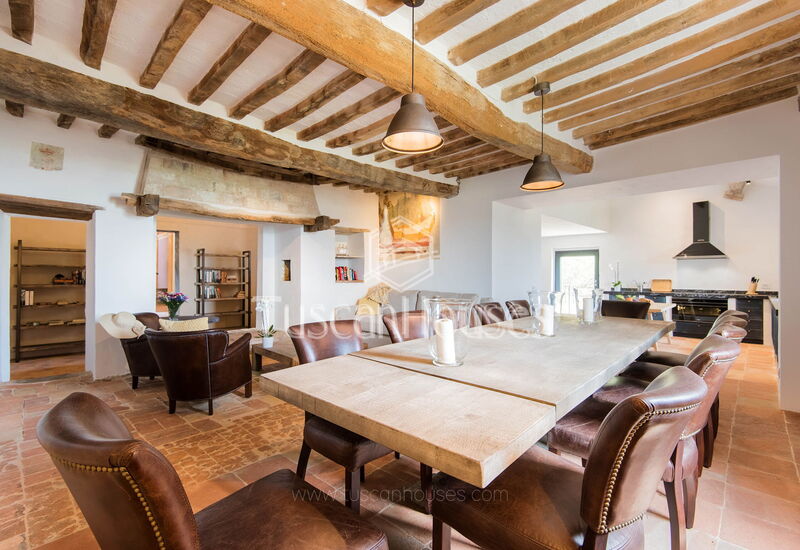Castello di Ugo by Tuscanhouses: Common Room, Other Room
