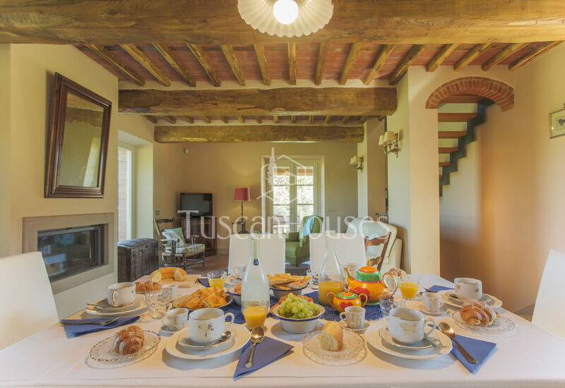 Casale Sunrise By Tuscanhouses: Casale Sunrise - Tuscanhouses By Elisa Della Santa