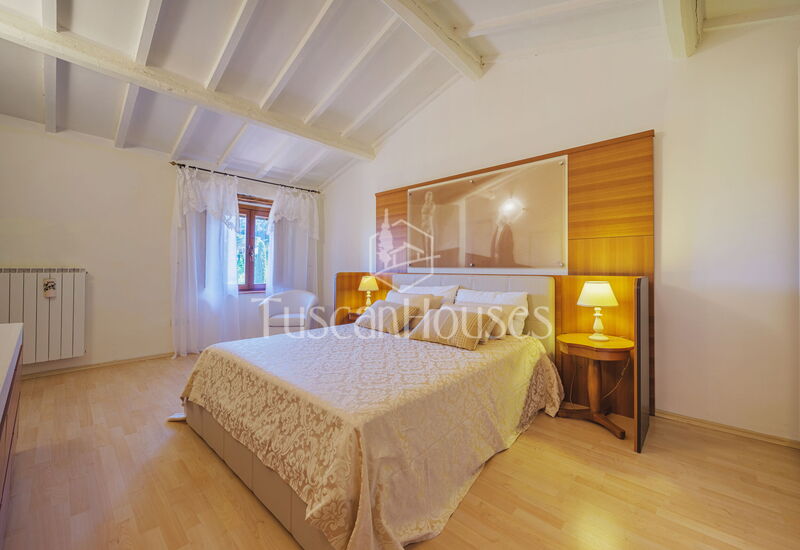 Casa di Dante by Tuscanhouses