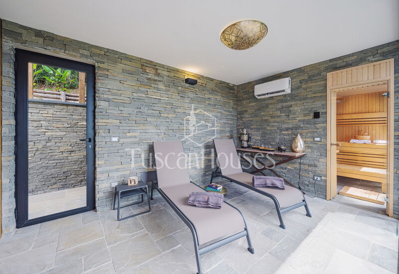 Villa le Poiane by Tuscanhouses