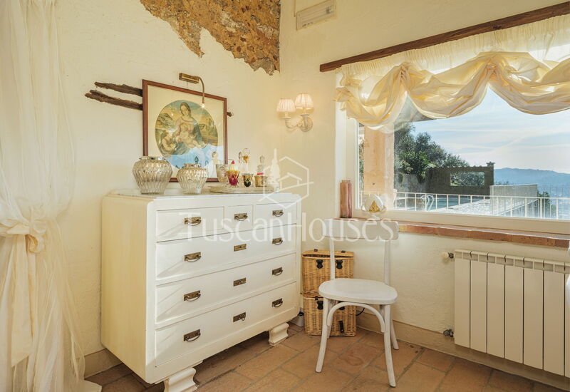 La Costa by Tuscanhouses