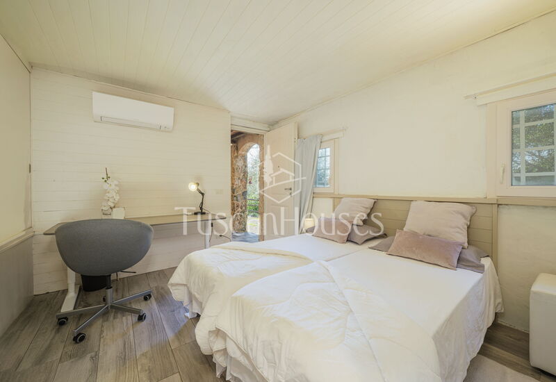 La Costa by Tuscanhouses