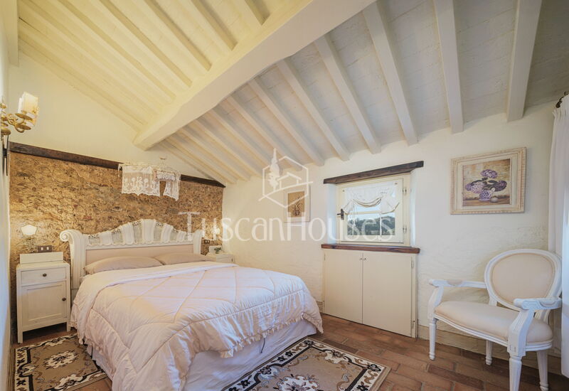 La Costa by Tuscanhouses