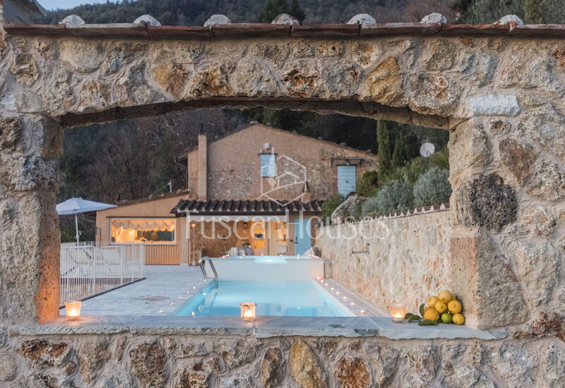 La Costa by Tuscanhouses