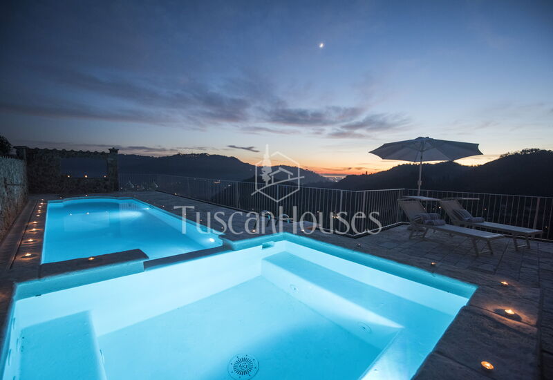 La Costa by Tuscanhouses
