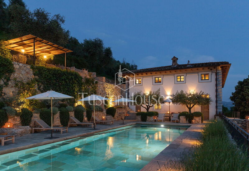 Villa Tomeoni by Tuscanhouses
