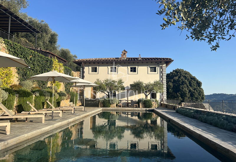 Villa Tomeoni by Tuscanhouses