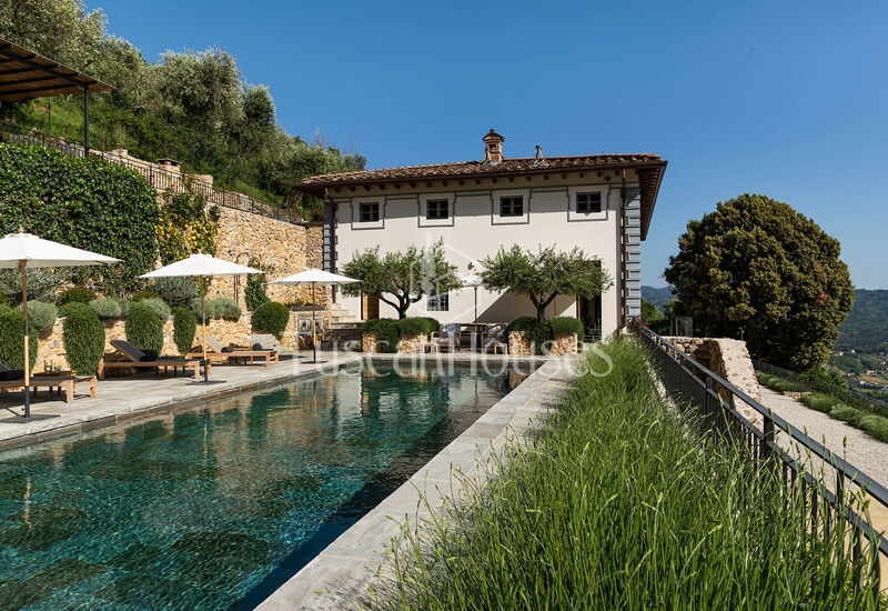 Villa Tomeoni by Tuscanhouses