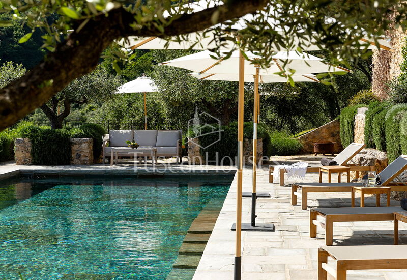 Villa Tomeoni by Tuscanhouses