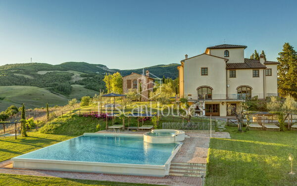 Villa Minerva by Tuscanhouses