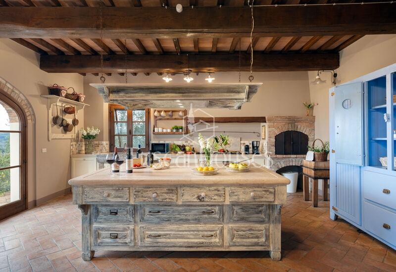 Villa Minerva by Tuscanhouses