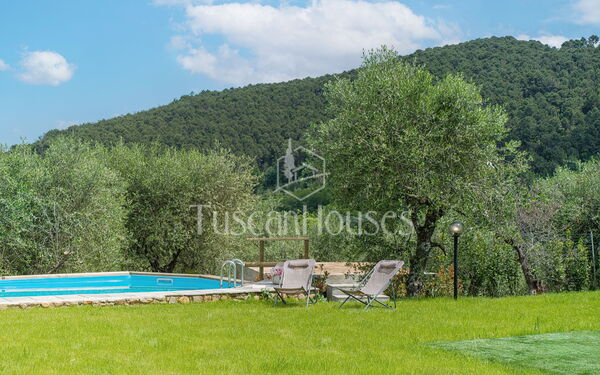 Casale Valentino by Tuscanhouses