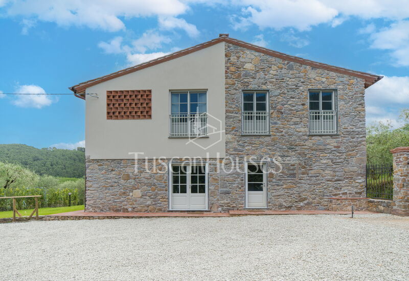 Casale Valentino by Tuscanhouses