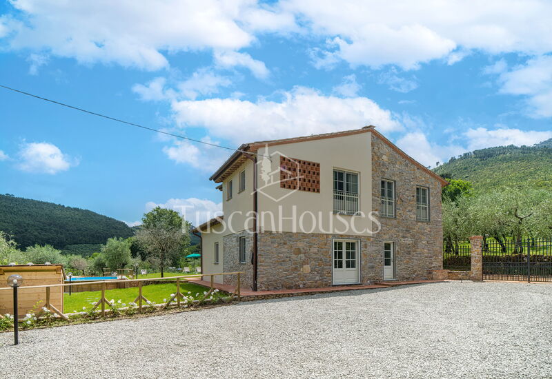 Casale Valentino by Tuscanhouses