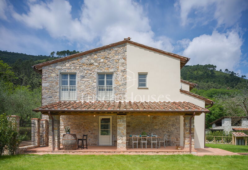 Casale Valentino by Tuscanhouses