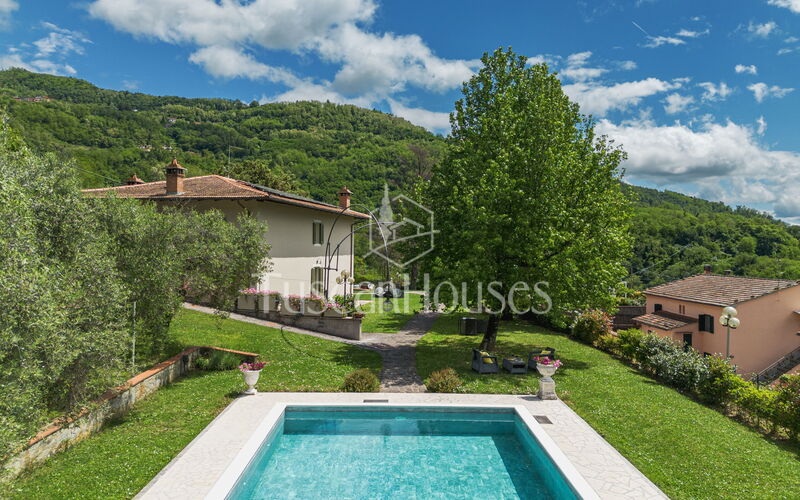 Villa Alessandra by Tuscanhouses