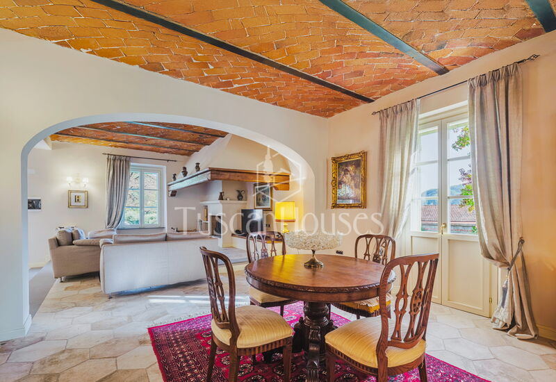 Villa Alessandra by Tuscanhouses