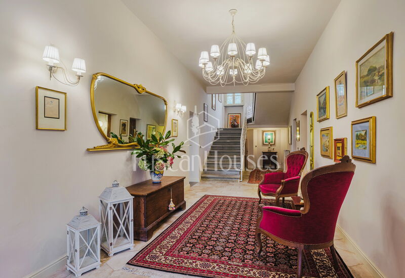 Villa Alessandra by Tuscanhouses