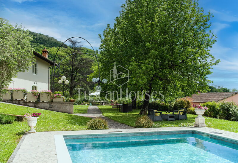 Villa Alessandra by Tuscanhouses