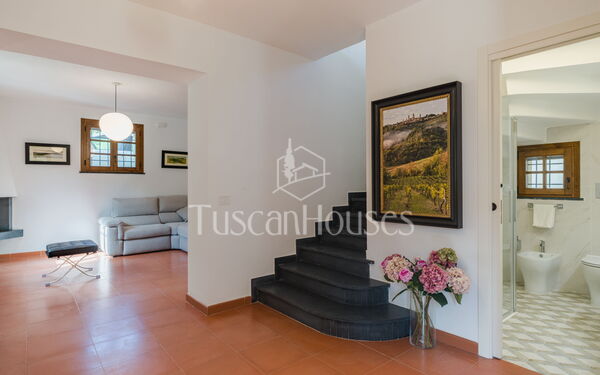 Casa dei Gigli di Dante by Tuscanhouses