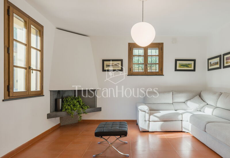 Casa dei Gigli di Dante by Tuscanhouses