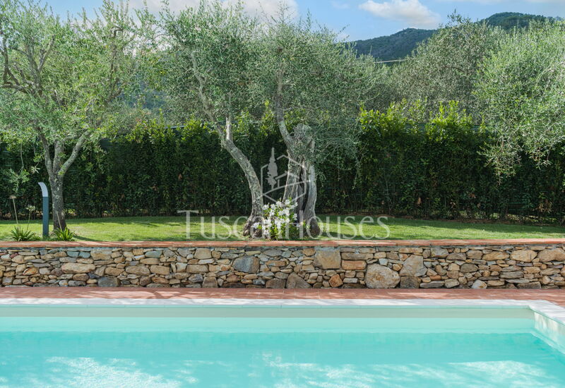 Casa dei Gigli di Dante by Tuscanhouses