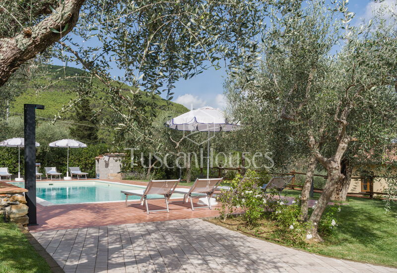 Casa dei Gigli di Dante by Tuscanhouses
