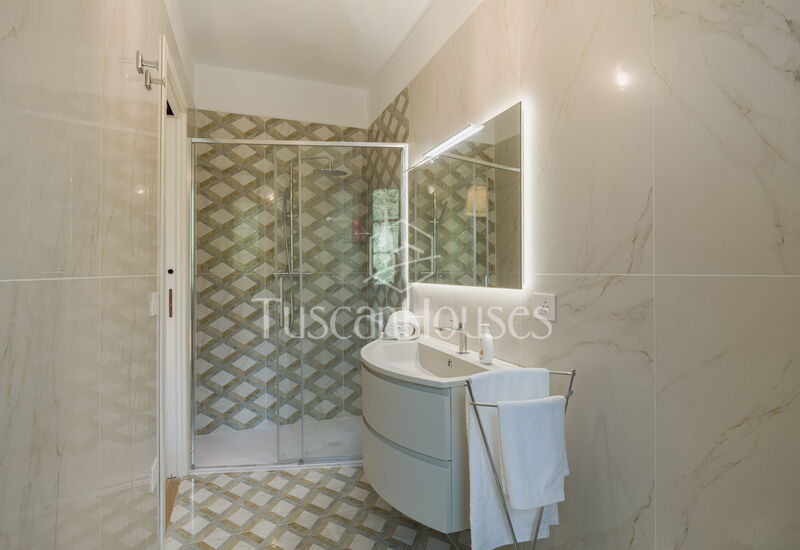 Casa dei Gigli di Dante by Tuscanhouses