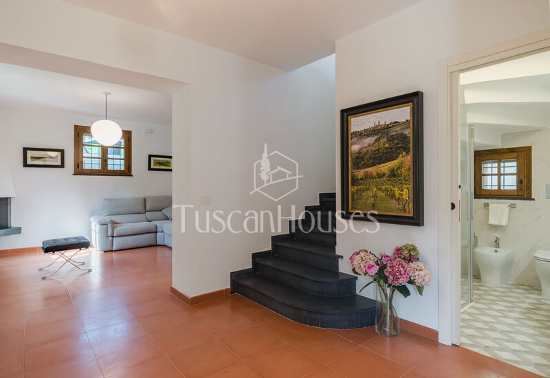 Casa dei Gigli di Dante by Tuscanhouses