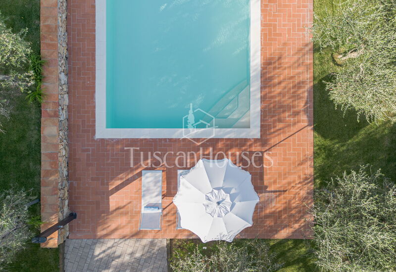 Casa dei Gigli di Dante by Tuscanhouses