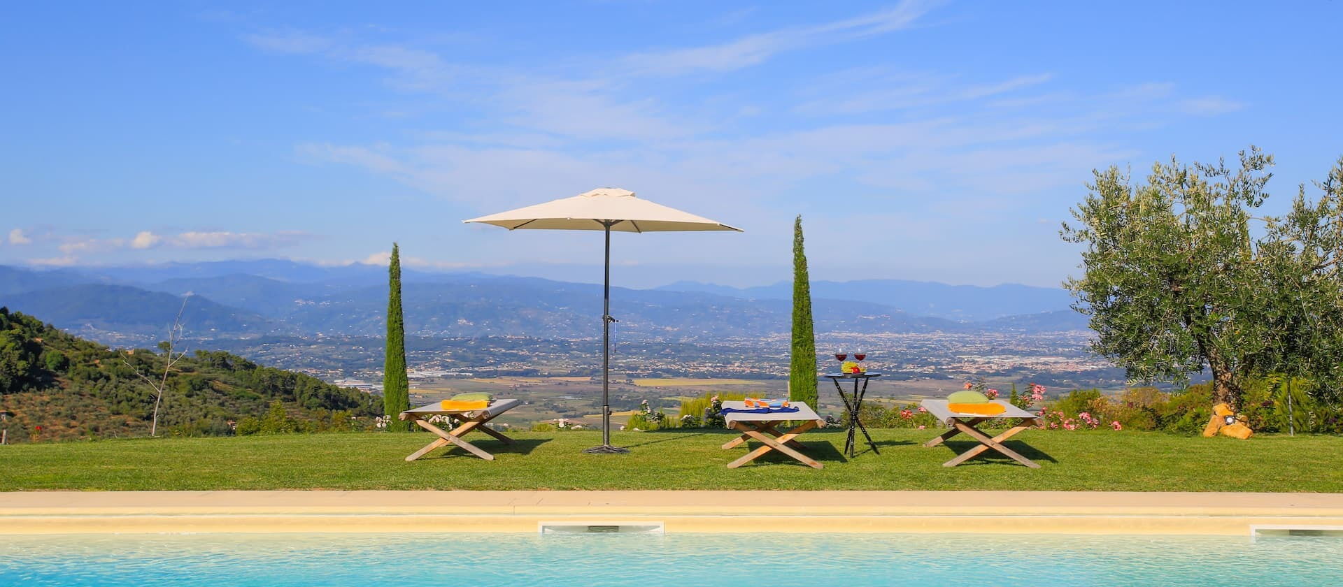 Tuscanhouses-Sunrise-Villa-with-pool-in-Tuscany.jpg